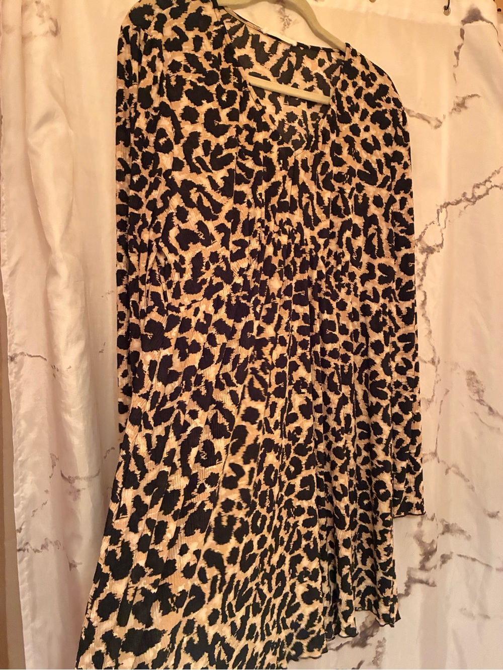 Primark - Leopard Print V-Neck Dress - Picture 2 of 2